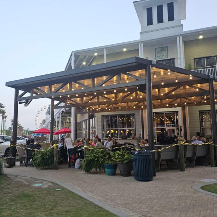 Outdoor dining at Villaggio Grille at The Wharf