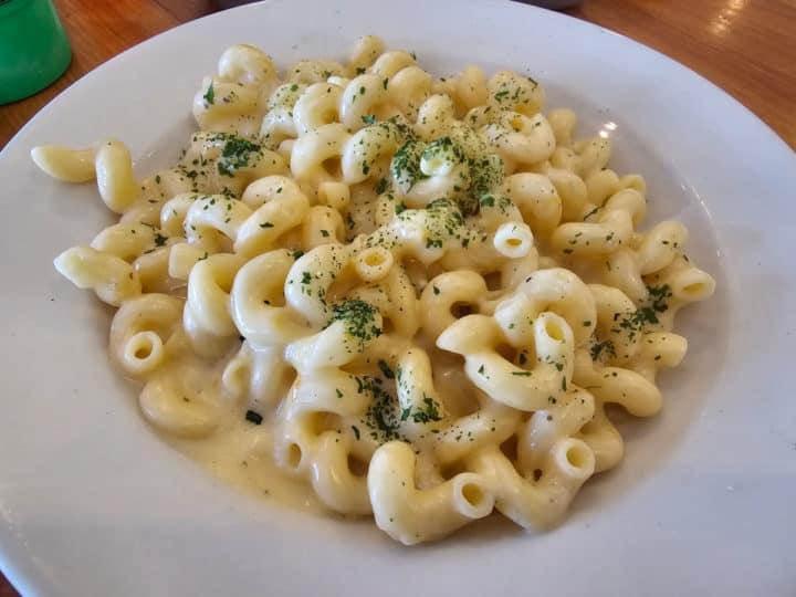Mac and Cheese in a white bowl 