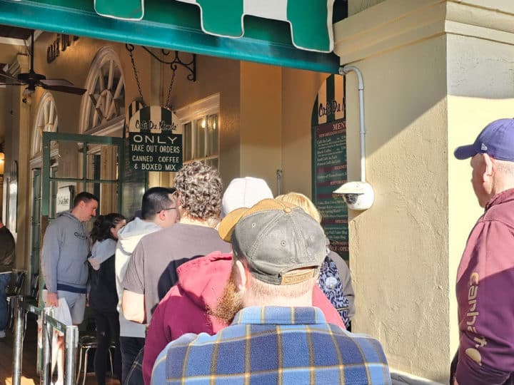 Take out line at Cafe Du Monde