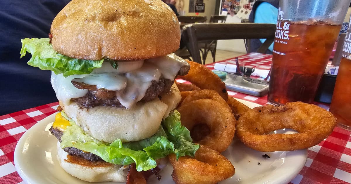 The Ultimate Guide to Burgers in Orange Beach: Taste the Best!