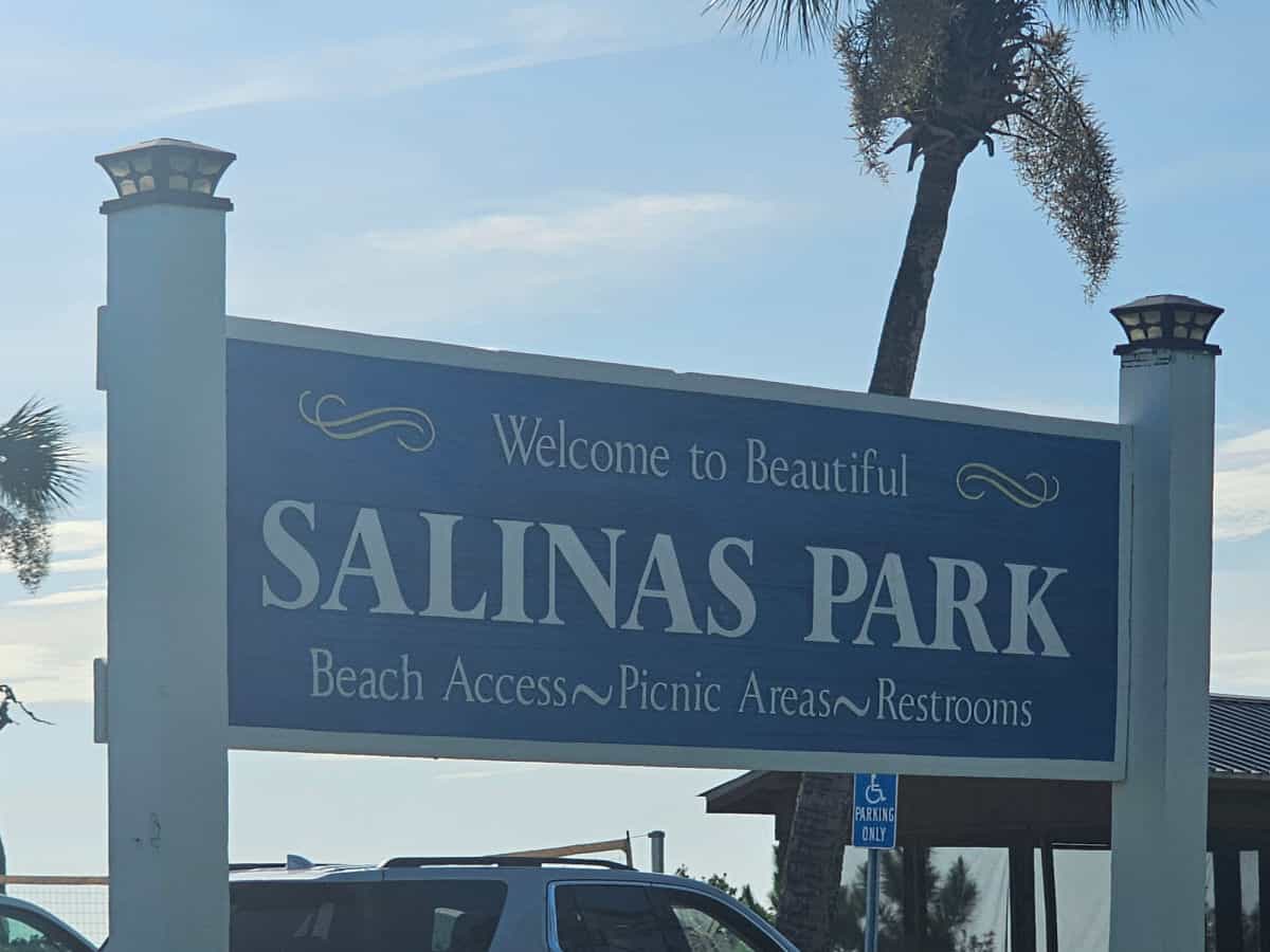 Welcome to Salinas Park Sign beach access