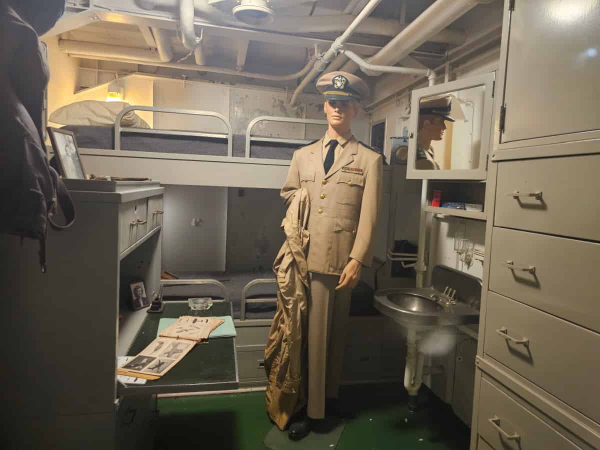 uss alabama officer stateroom wtih a mannequin in dress uniform