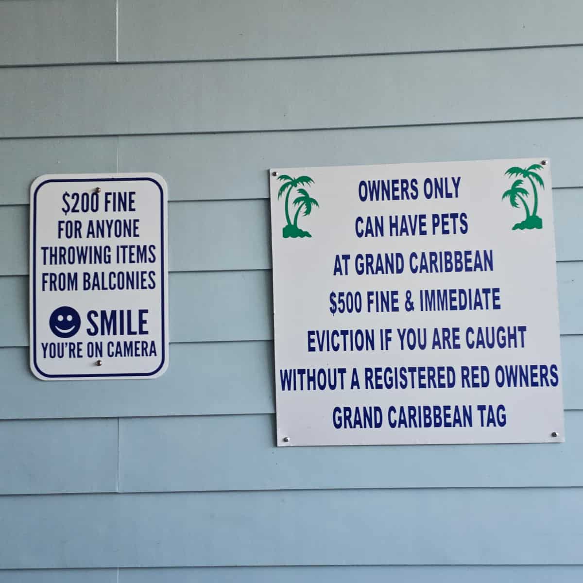 sign that owners onky can have pets and no throwing things from balconies