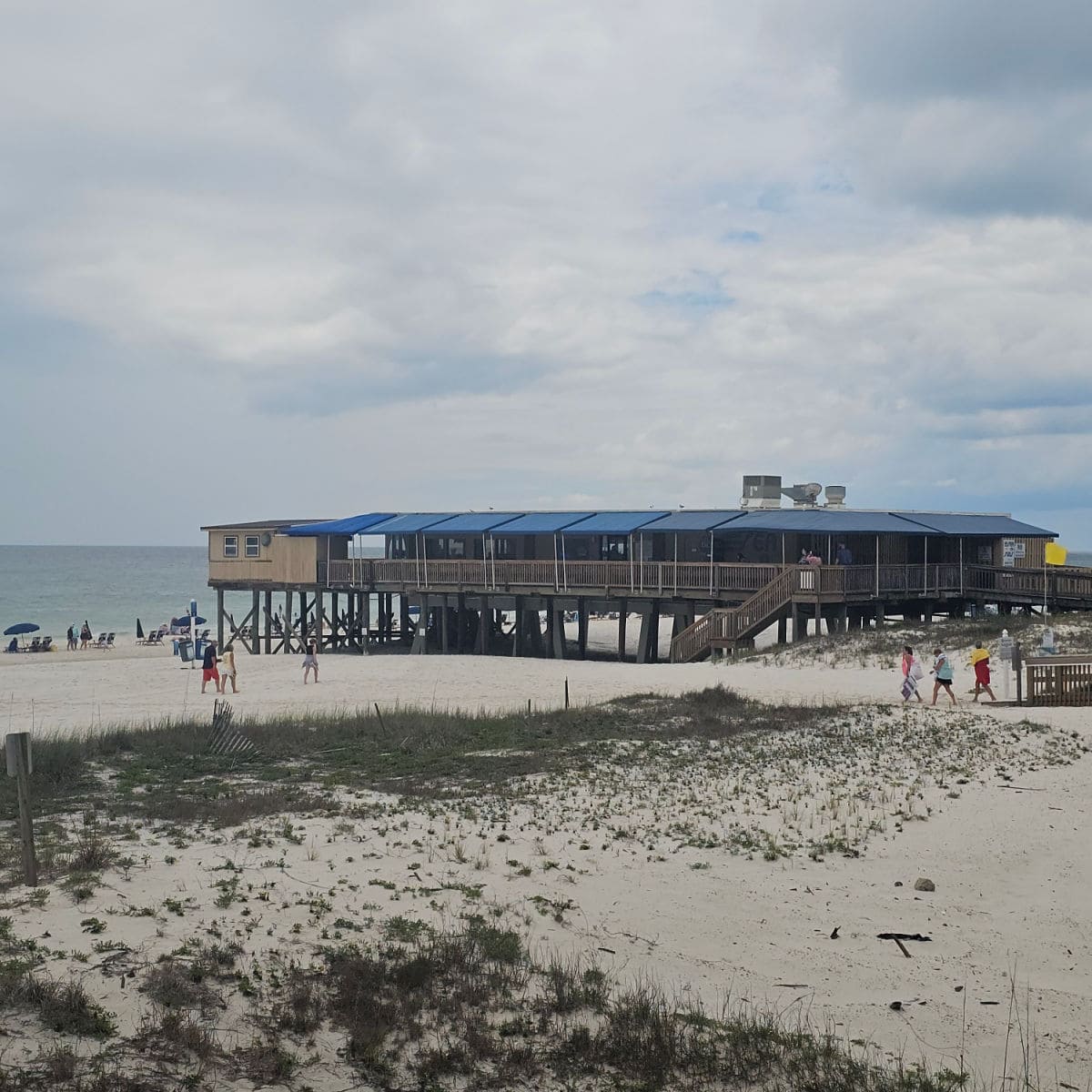 Sea n Suds Restaurant with the Gulf behind it